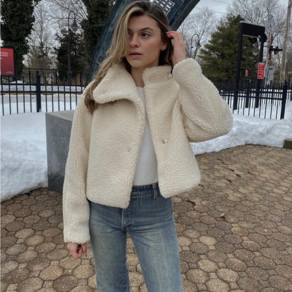 Faux Shearling Wrap
Jacket